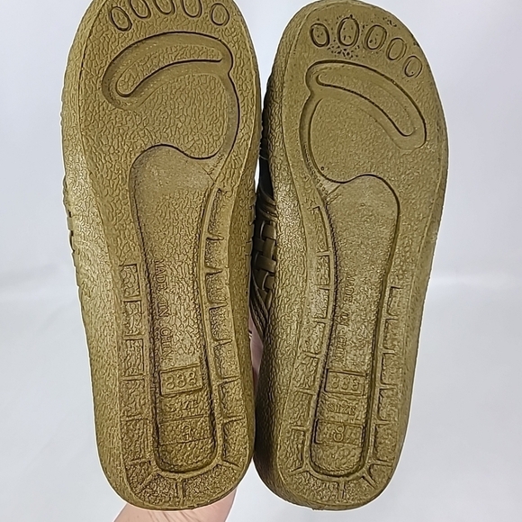 NEW Unisex Shower Jail Slides Sz 8 Green Colored Rubber Sandals Water Proof NWOT - Picture 6 of 6